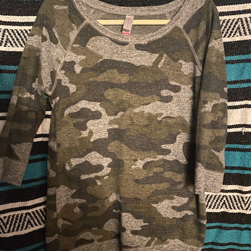 Camouflage sweater lightweight
